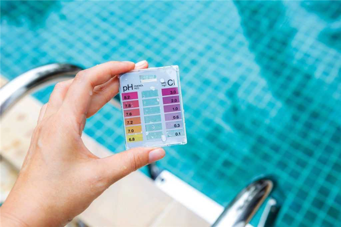Плюсы и минусы хлорирования воды в бассейне